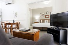 majestic old lion apartments review